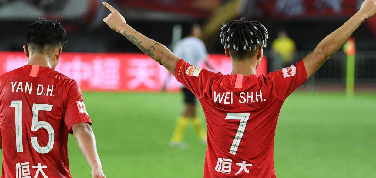  利物浦逆转热刺，萨拉赫独造三球  